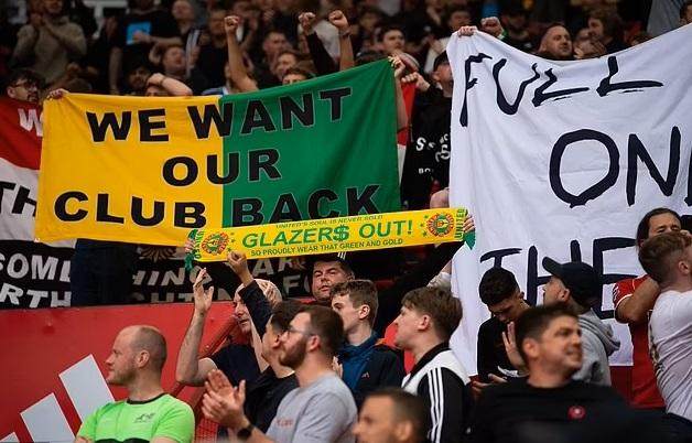 mk体育官网-林良锋：曼联赢得侥幸，反败为胜带来更多担忧